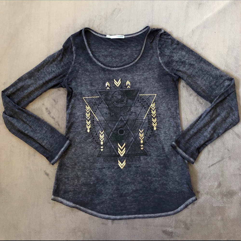 Long sleeve designed tee